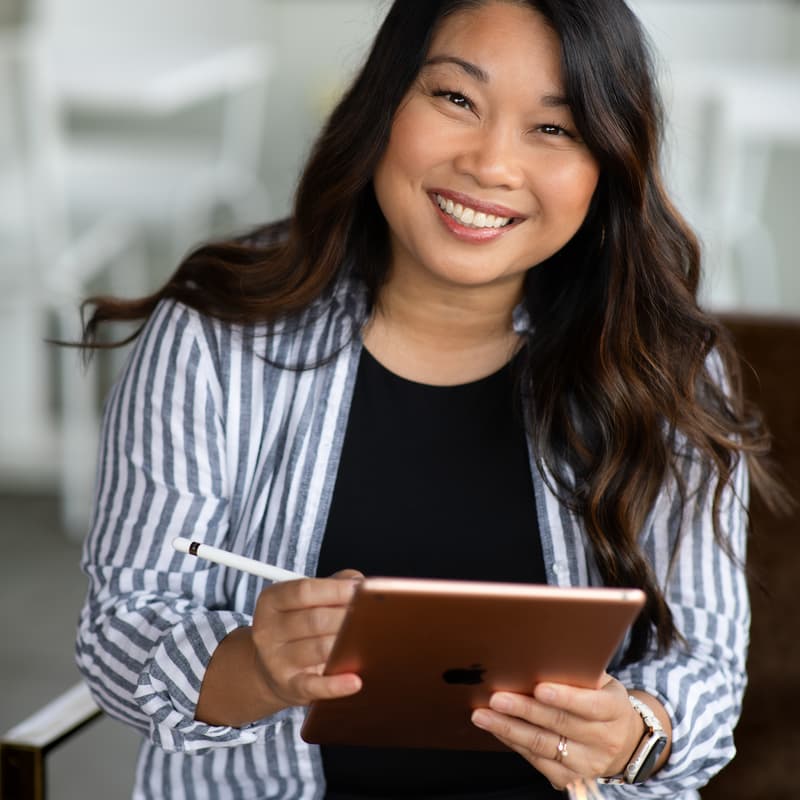 Cover Image for Book Talk with Toni