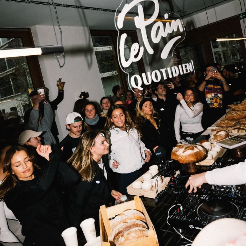 Cover Image for BEWEEG VOOR DEEG – BAKERY RAVE RUN CLUB 🍾🥐 31 DECEMBER – AMSTERDAM