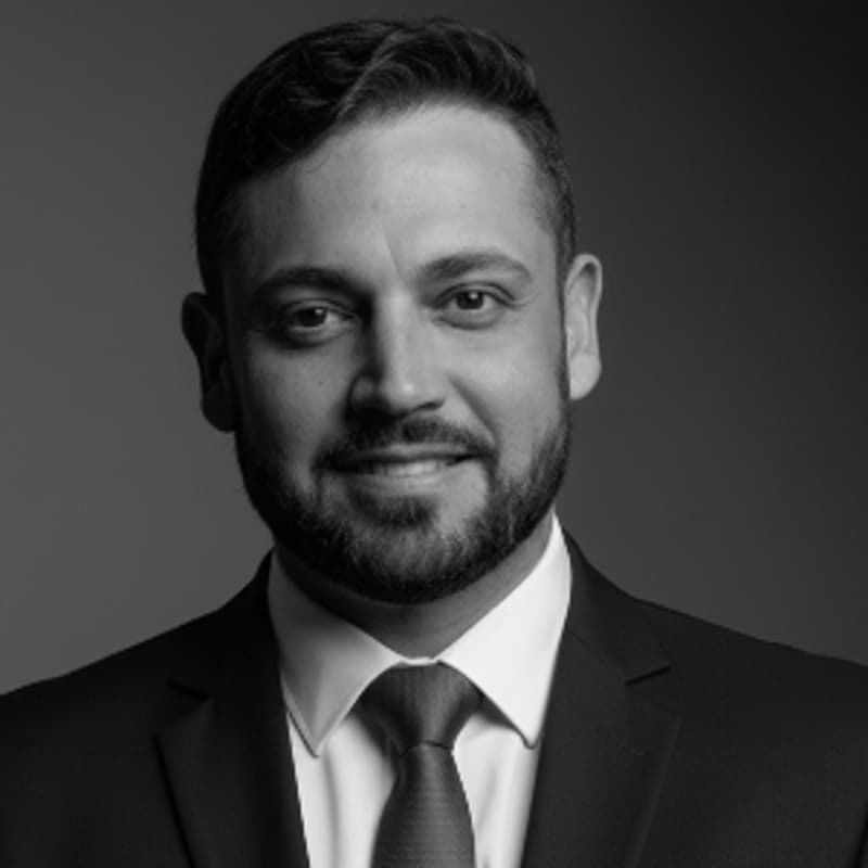 Cover Image for 🔔 Prof. Rafael Amado: Uma Nova Forma de Restaurar - Omnichroma, a resina que se adapta ao dente.