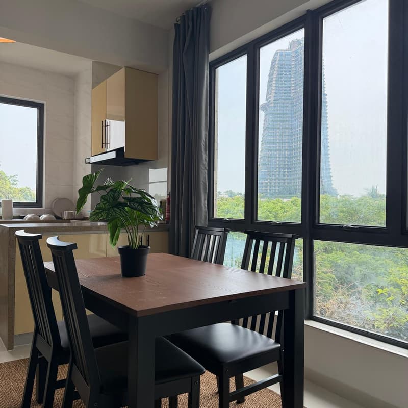 Cover Image for Group Apartment Tour