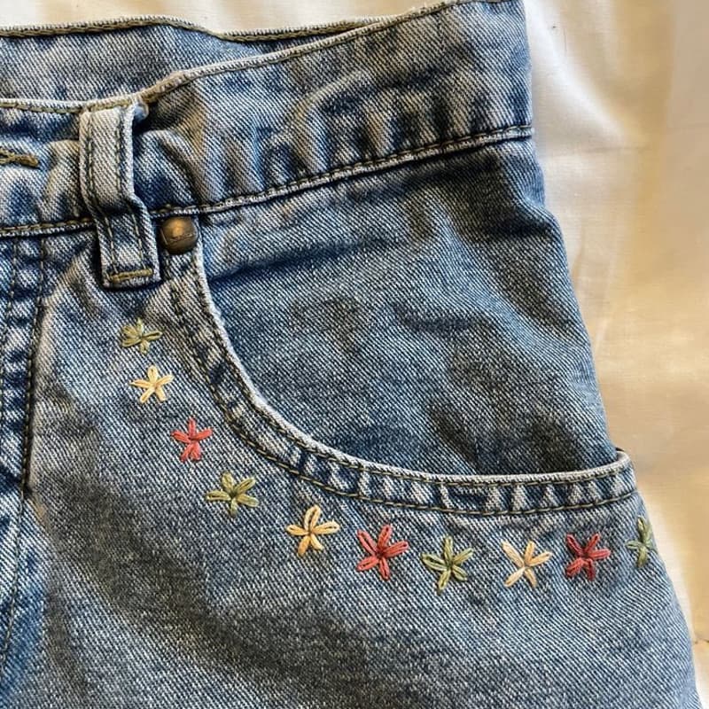 Cover Image for stitch club: lazy daisy workshop