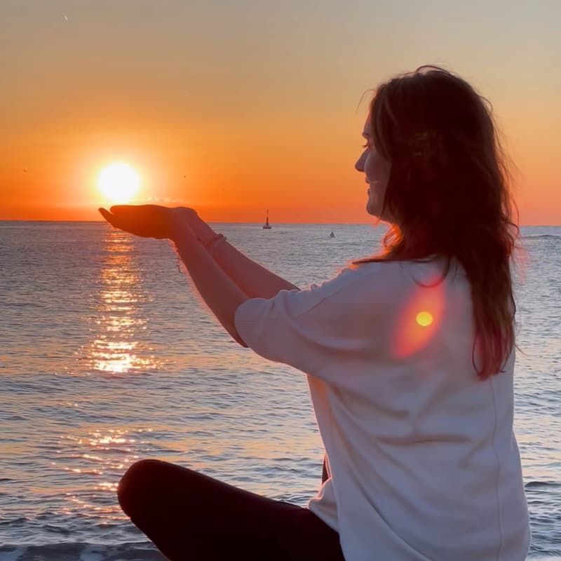 Cover Image for Awaken the Energy in Your Hands