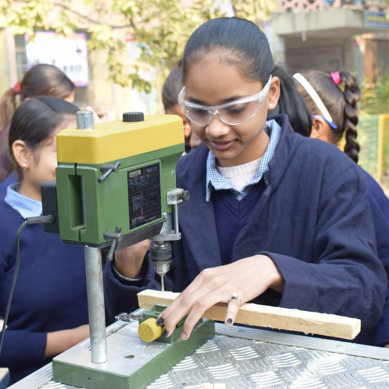 Cover Image for Secondary Education at a Crossroads: Skills, Gender, and the Future of Work