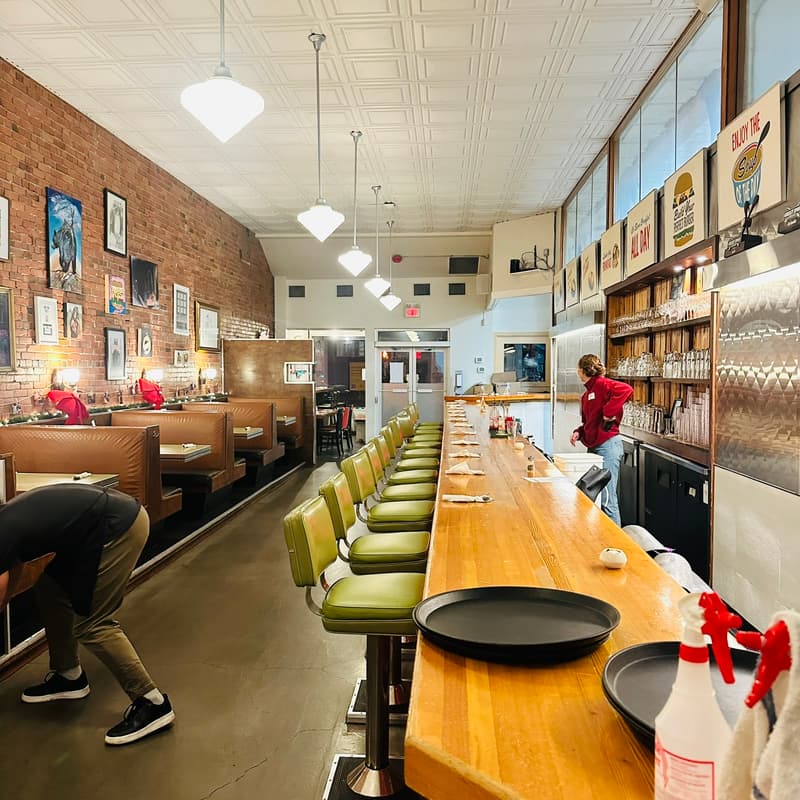 Cover Image for Plenty of Plates