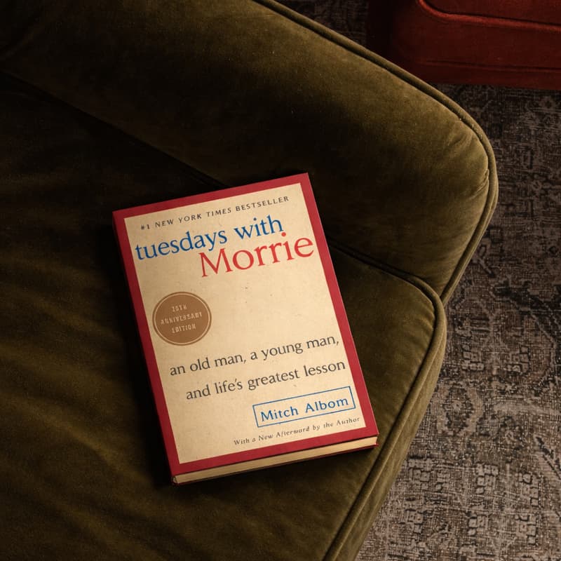 Cover Image for Tuesdays with Morrie