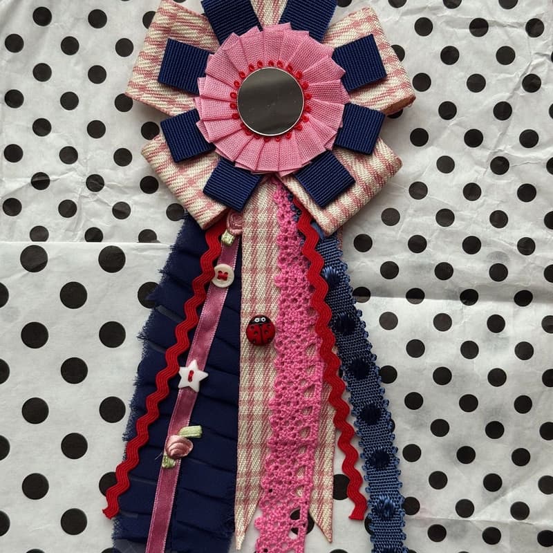 Cover Image for craft club: diy rosette workshop with autumn kidd