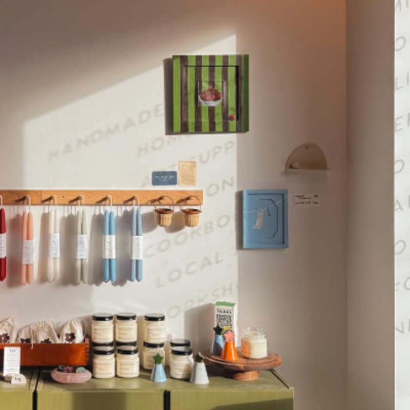 Cover Image for Paint Your Own Ceramic Desk Tray (with Mel Andrel & Goldie Ceramics at The Bright Spot)