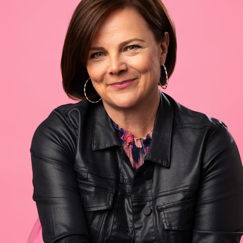 Cover Image for Born to Buzz with Laura Best
