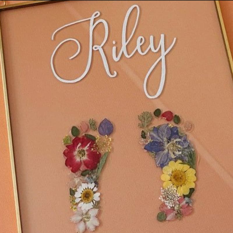 Cover Image for MAMA + ME:  LITTLE HANDS IN BLOOM @ ROASTIES!