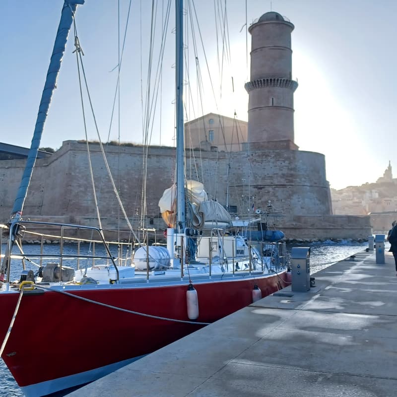 Cover Image for Bourlingue & Pacotille : frêt maritime bas carbone