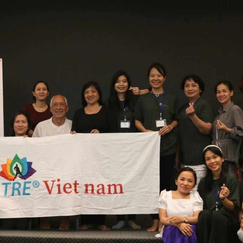 Cover Image for Bài tập giải tỏa căng thẳng và sang chấn (TRE - Tension & Trauma Releasing Exercises)
