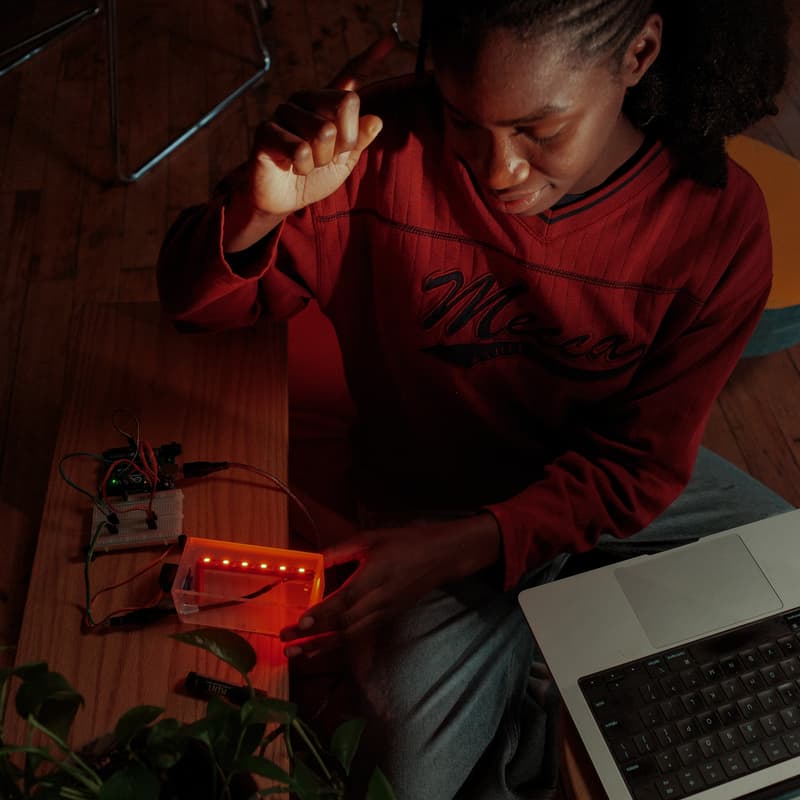Cover Image for Light, Motors & Sensors: A beginner's guide to physical computing with Arduino