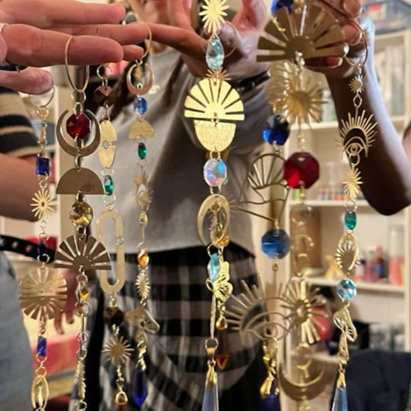 Cover Image for craft club: sun catchers with lunascence