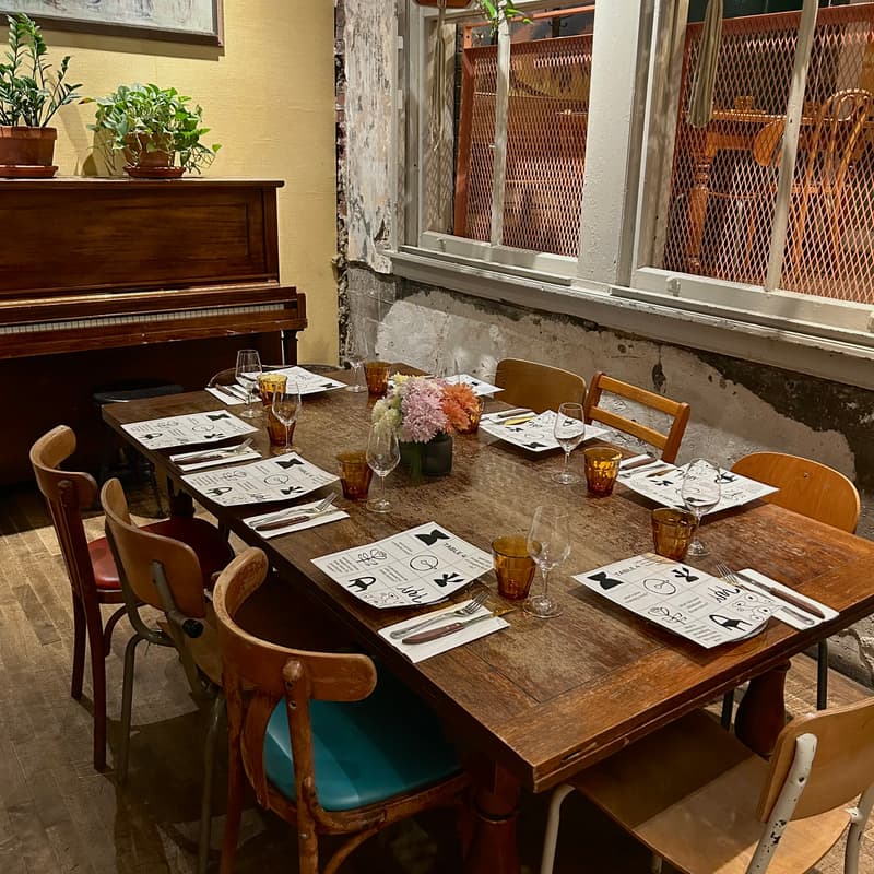 Cover Image for SUPPER CLUB: A celebration of platonic love