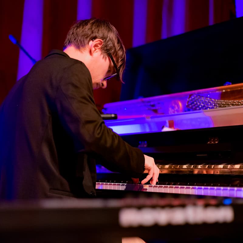 Cover Image for Roumé at Nope bar, Porto: contemporary classical piano & electronica