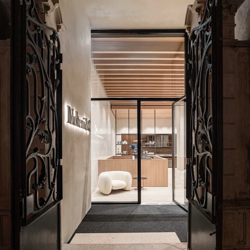 Cover Image for EXCLUSIVE COCKTAIL EVENING CELEBRATING THE NEW EXPOSITION AT MOLTENI&C FLAGSHIP STORE