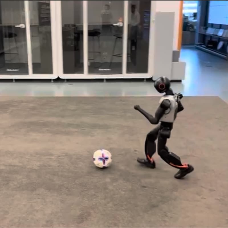 Cover Image for Robots & Beers