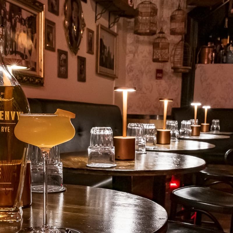 Cover Image for Deeper Connections: Singles' Night with a Twist (Ages 25-35) - MONTREAL