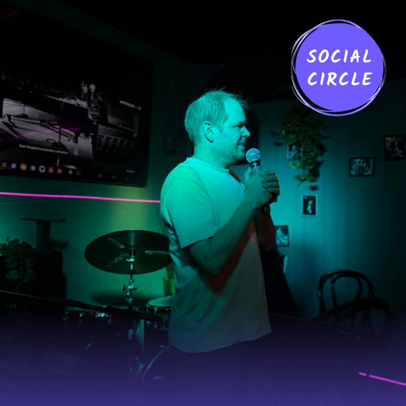 Cover Image for Comedy, Jazz & Drinks
