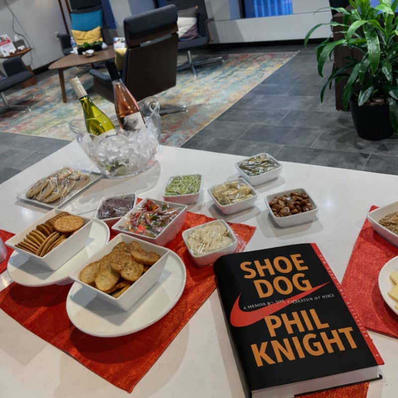 Cover Image for Connected Know Monthly Business Book Club