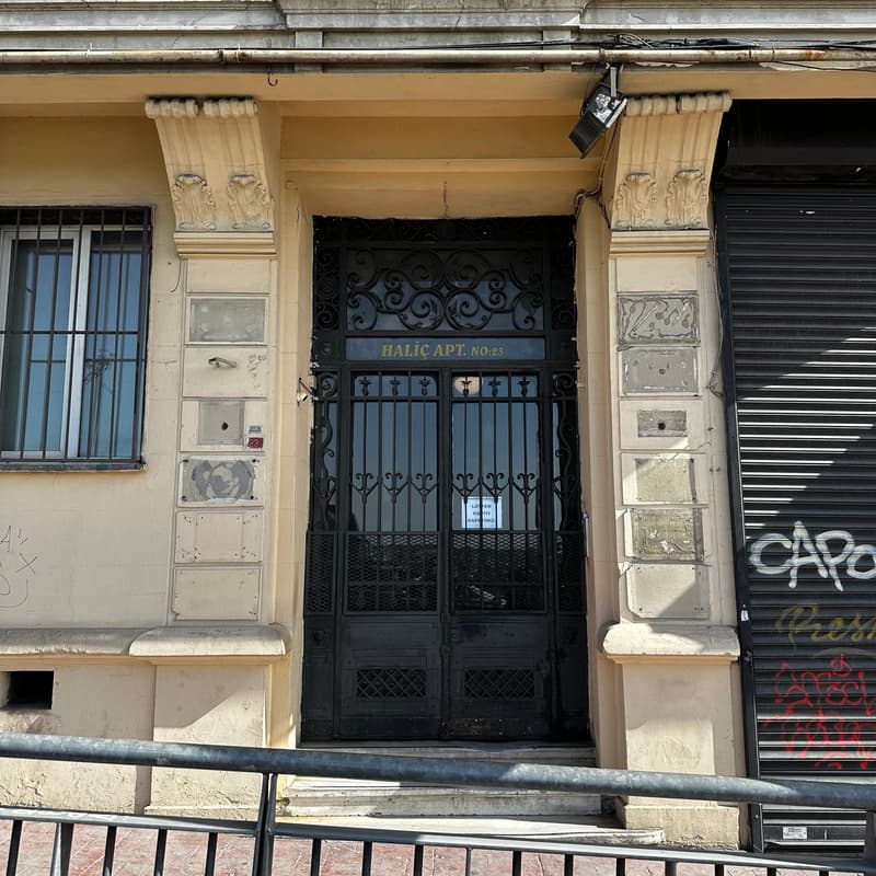 Cover Image for Haliç Apartmanı