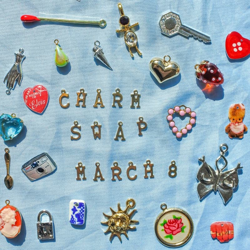 Cover Image for Charm Swap: Exchange Keepsakes with Fellow Collectors