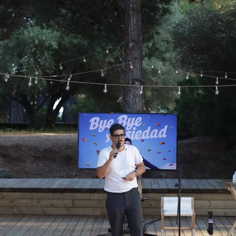 Foto de portada de Bye bye ansiedad. Con Ferrán Cases