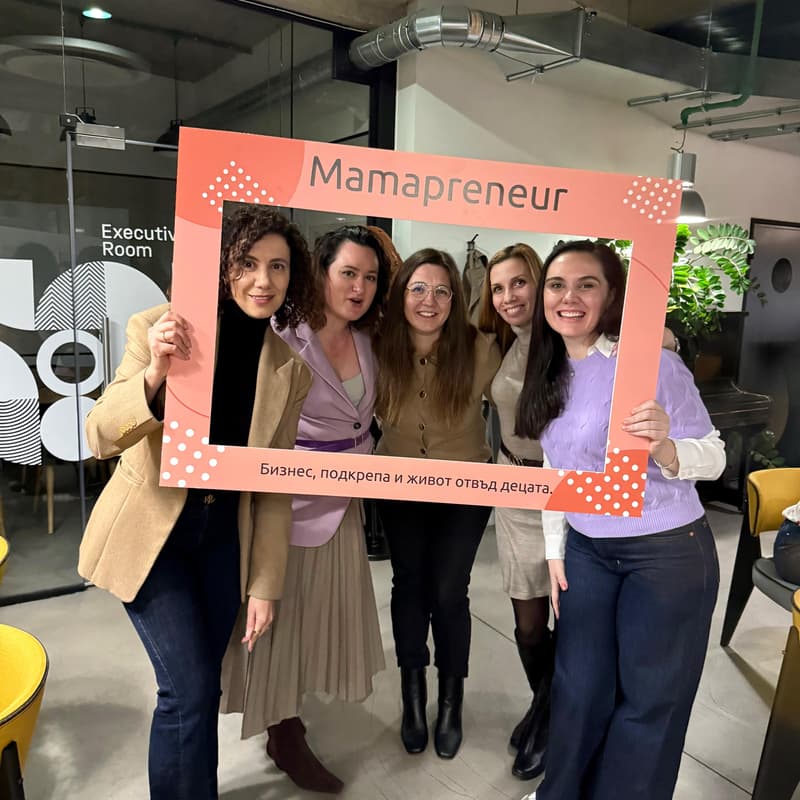 Cover Image for Mamapreneur Среща #2: Нетуъркинг и откровен разговор – "Как намираме клиенти?" ✨