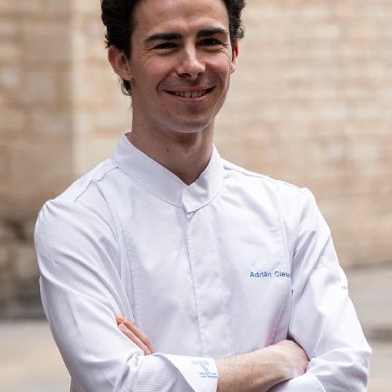 Cover Image for Creatividad en pastelería. Pensar, Diseñar y Resolver.