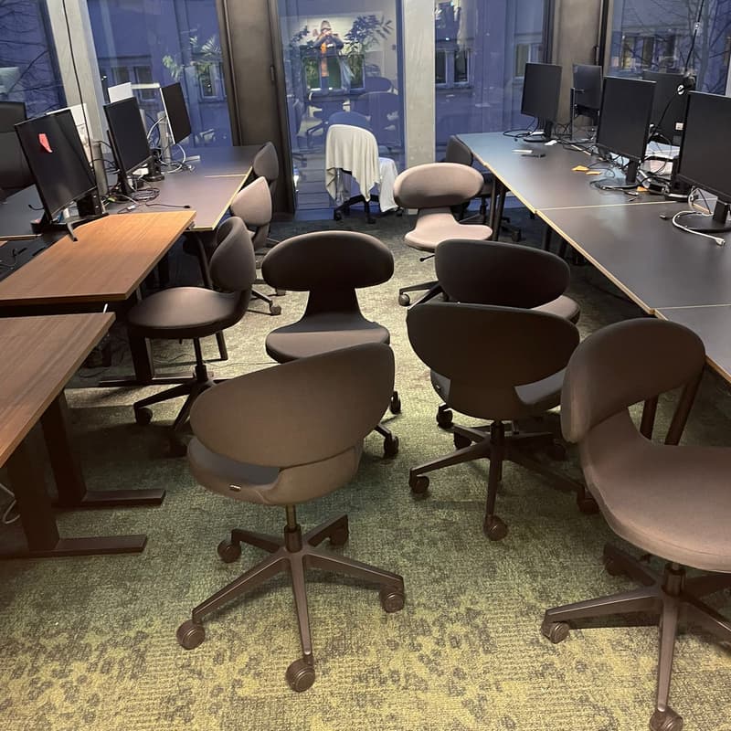 Cover Image for How to push in your Chair