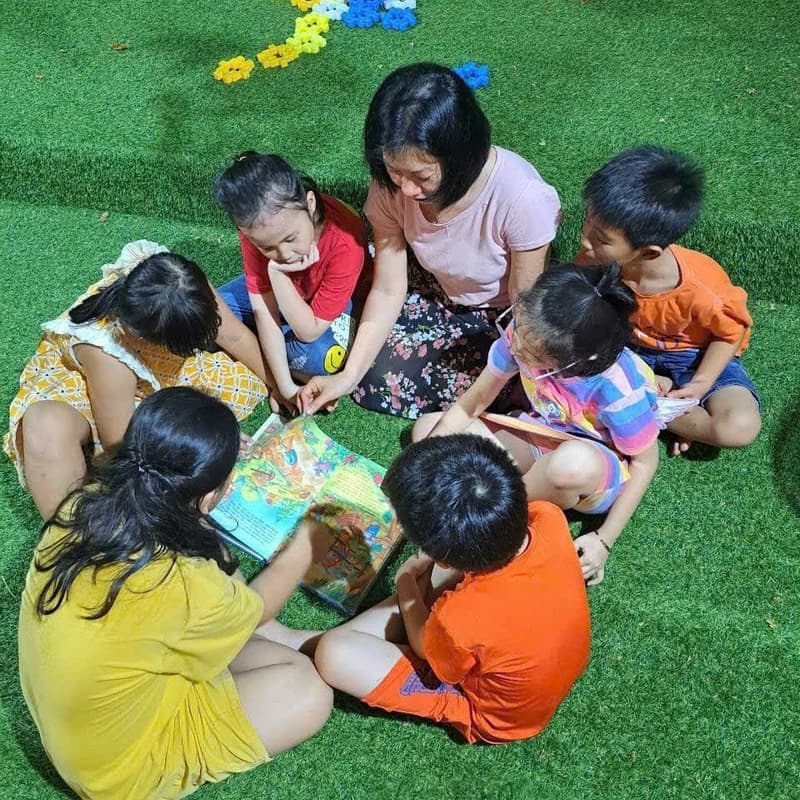 Cover Image for HIỂU CON QUA 5 GIÁC QUAN