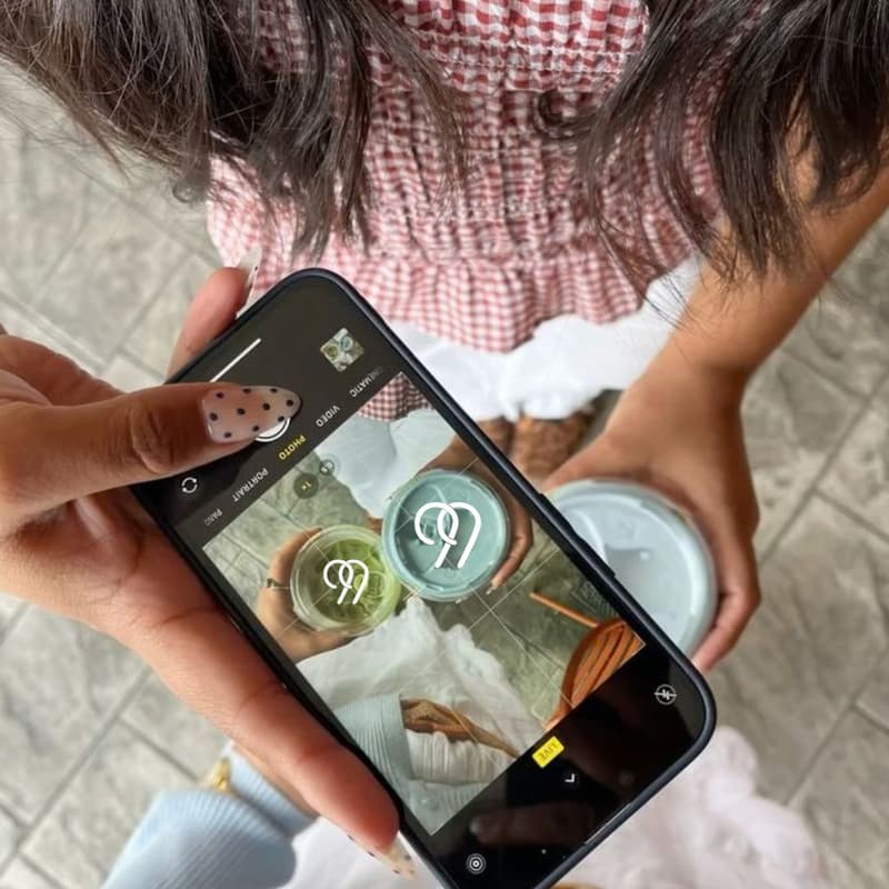 Cover Image for Fashionably Early: New Season, New Connections