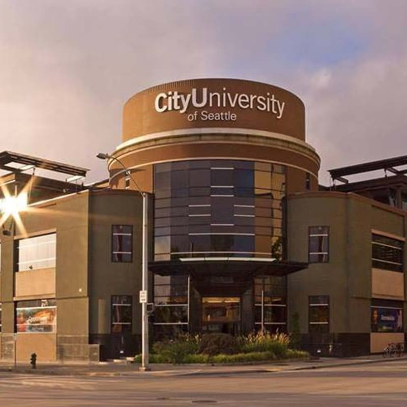 Cover Image for Executive MBA Roundtable – Invitation-Only