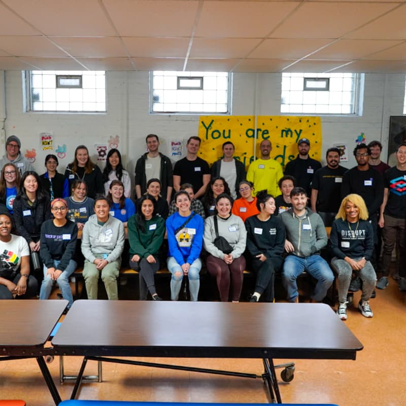 Cover Image for Volunteer with Big Shoulders (Volunteering Untapped Chicago)