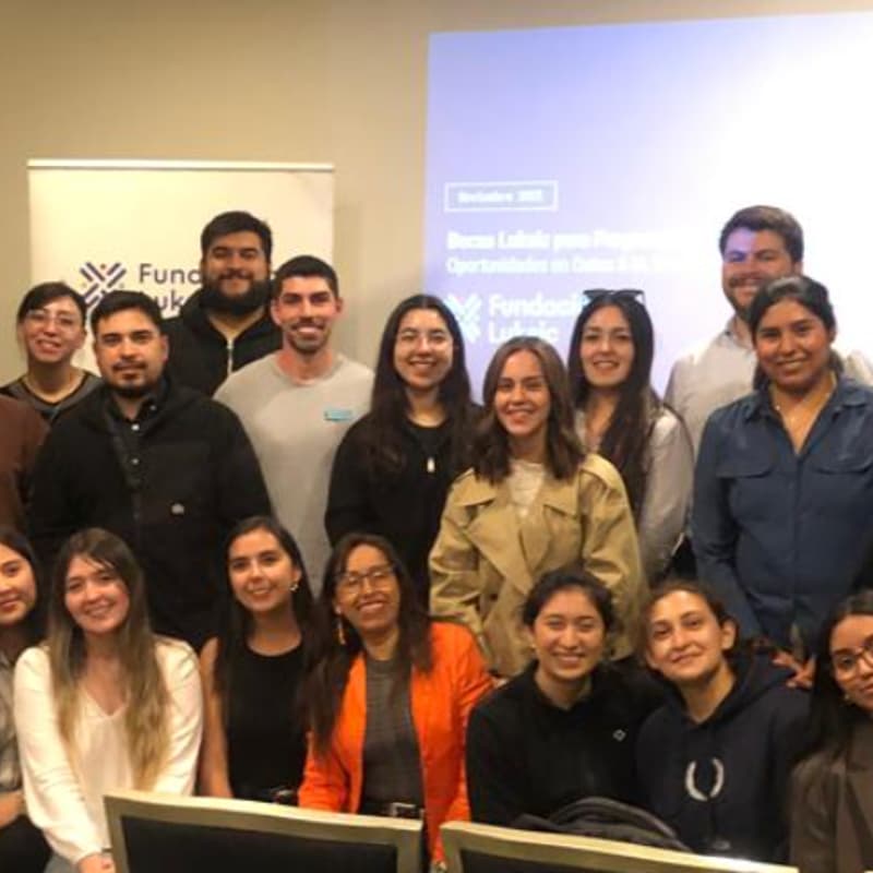 Cover Image for Charla en Temuco: Becas Luksic para posgrados internacionales