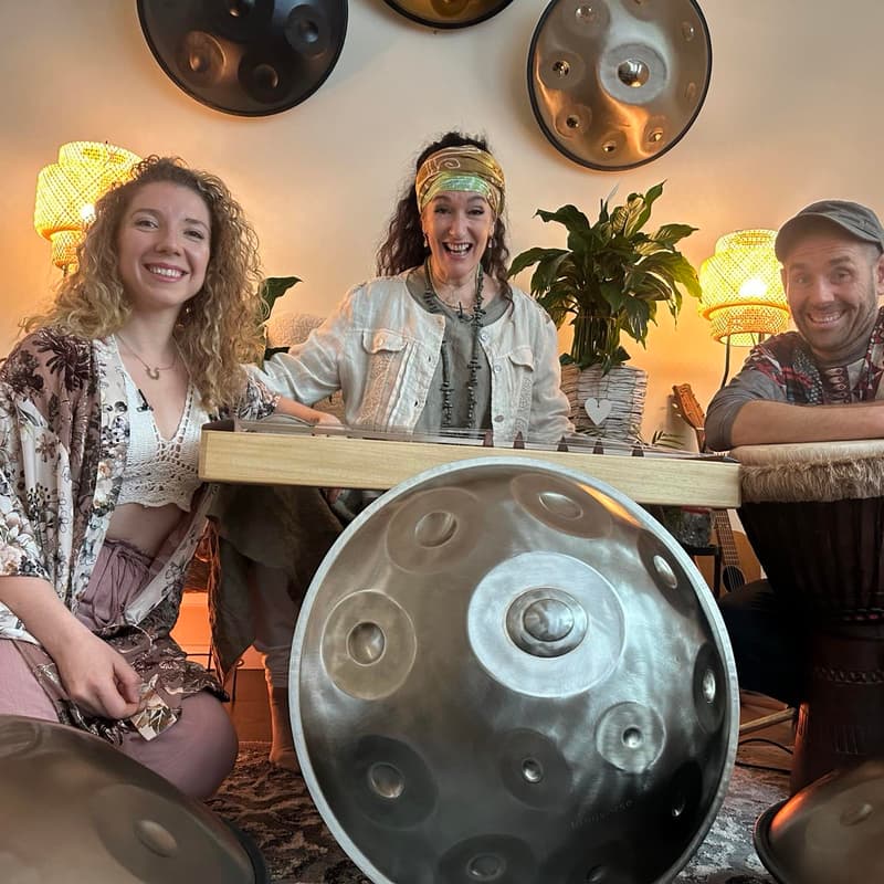 Cover Image for Meditative sound journey с Мика, Злати и Бъни