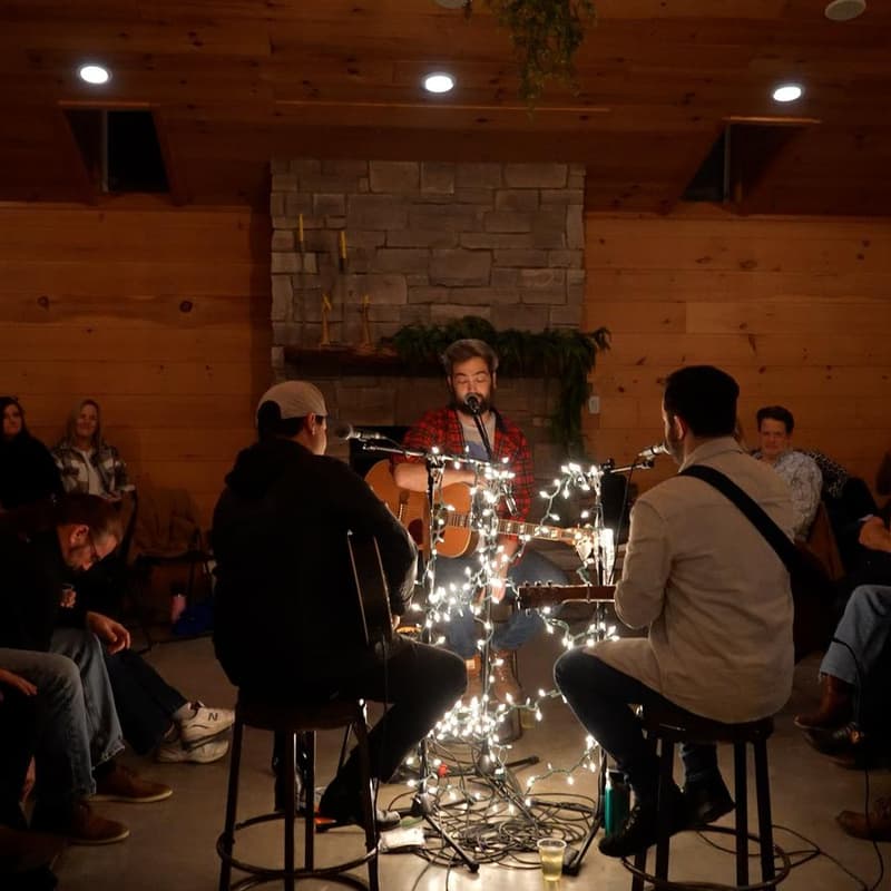 Cover Image for Nashville at the Cypress Hills Winery