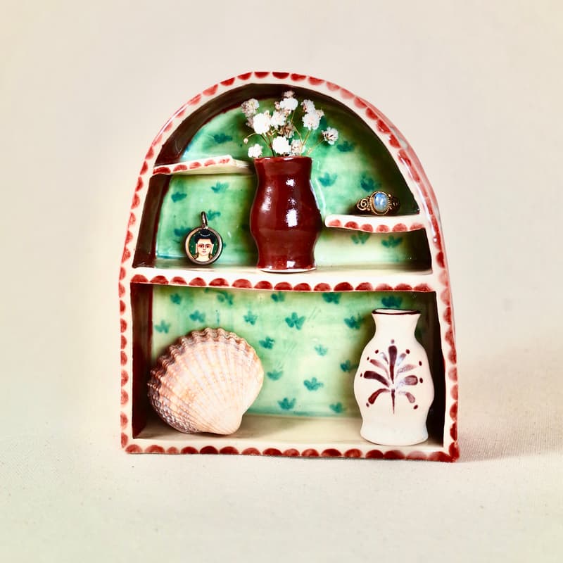 Cover Image for Sentimental Shelves