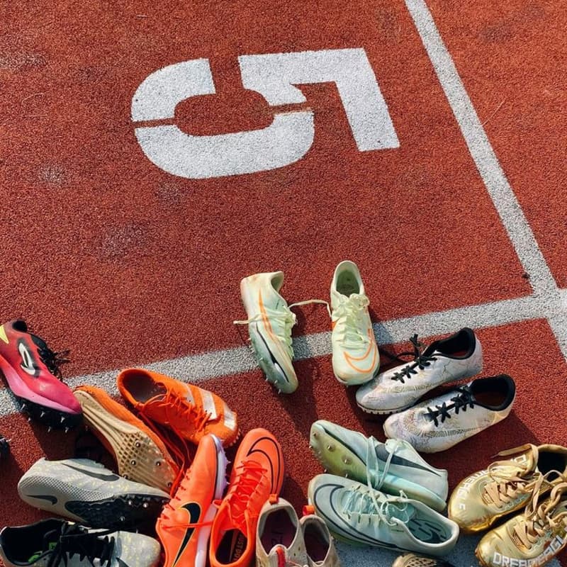 Cover Image for Sisters on Track