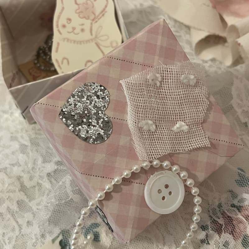 Cover Image for craft club: deco boxes & love notes with nabithoughts