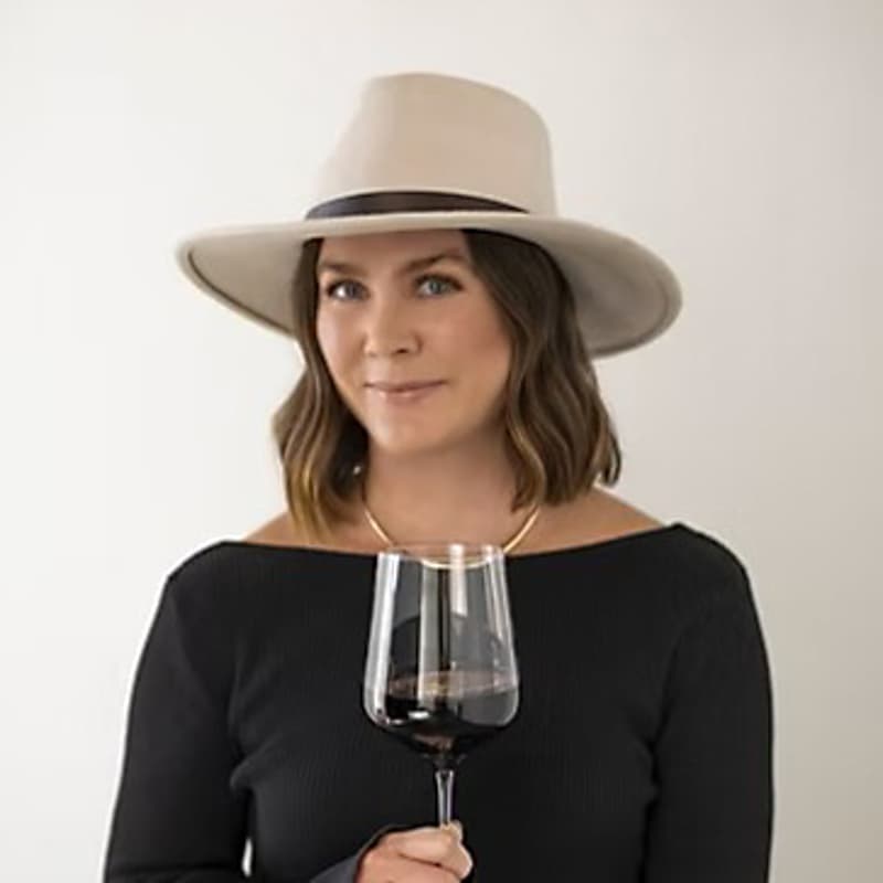 Cover Image for The Invisible Art Market: How Consultants and Advisors Find Artists, with Kara de Lambert