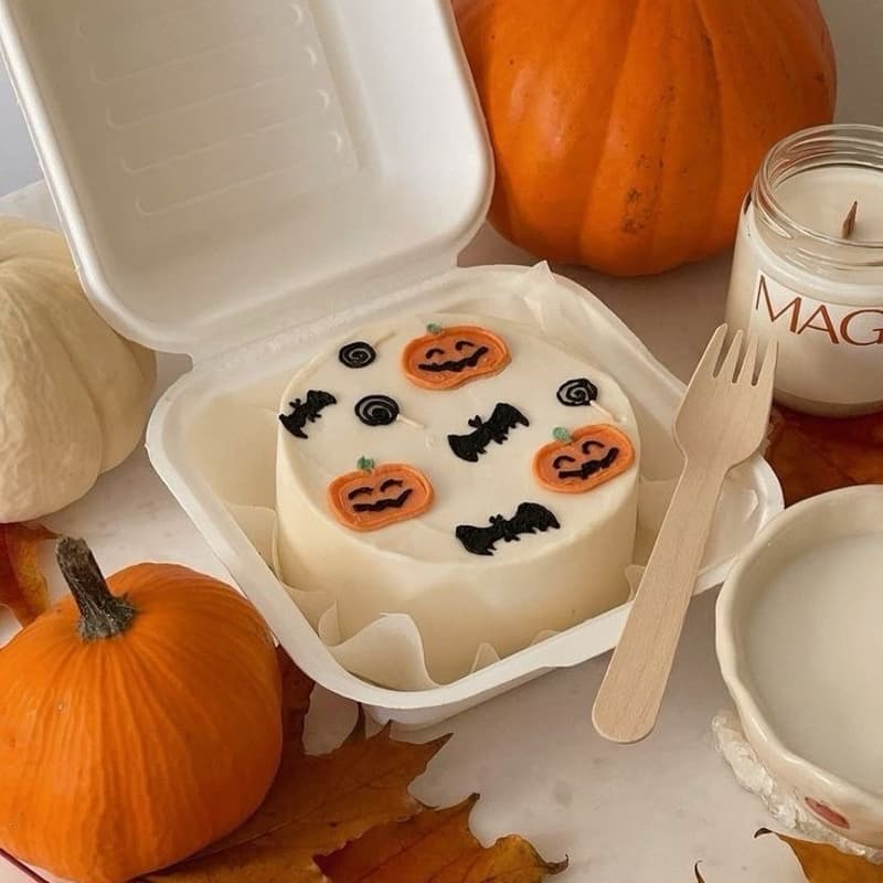 Cover Image for cake club: spooky cakes