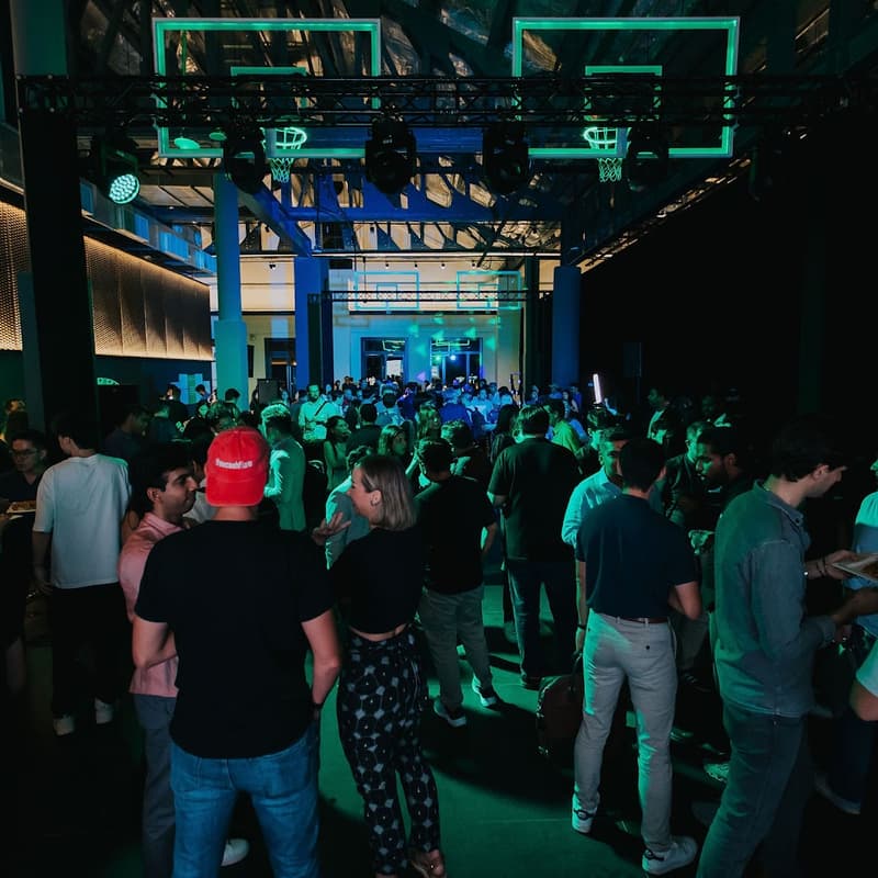 Cover Image for Mix, Mingle & Catch-Up!