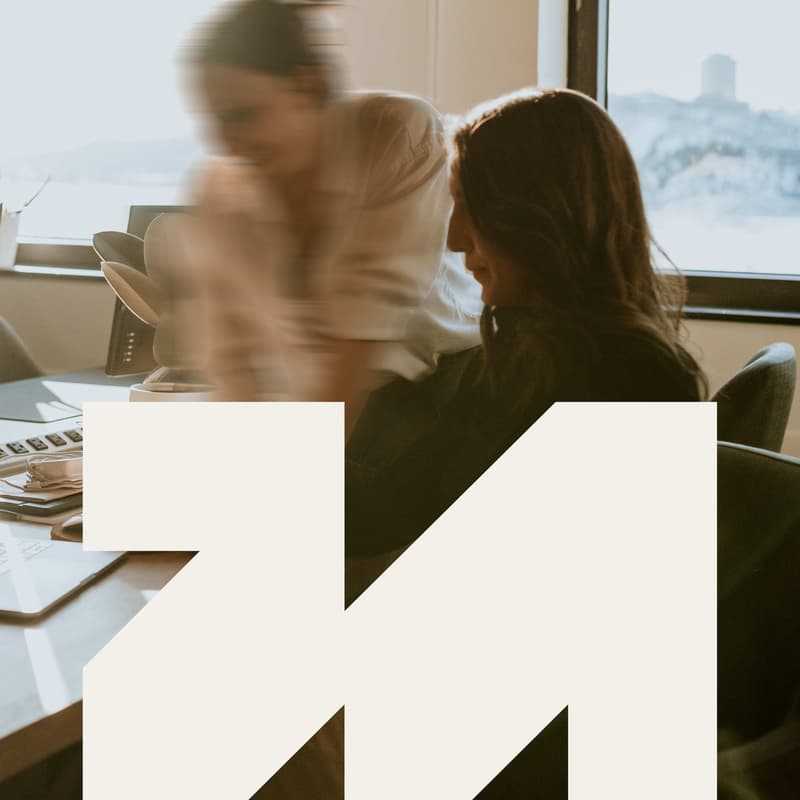 Cover Image for Arrêtez de parler, il faut communiquer : Maîtriser sa présence numérique (Série Monument #2)