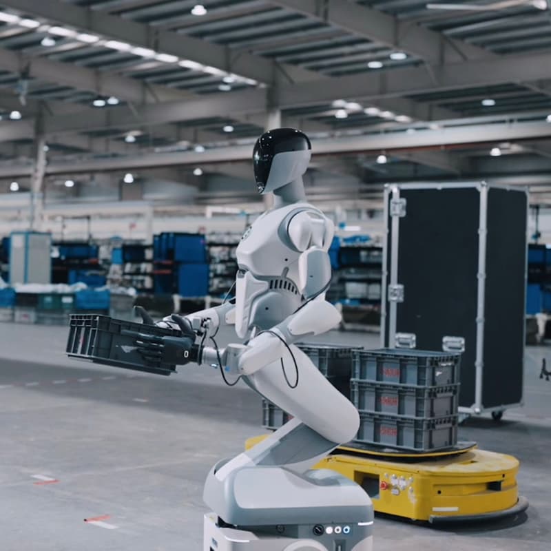 Cover Image for China’s Humanoid Robot Boom: What To Know（online）