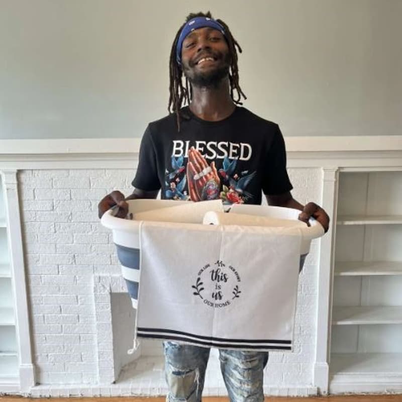 Cover Image for Volunteer with the Inner Voice (Volunteering Untapped Chicago)