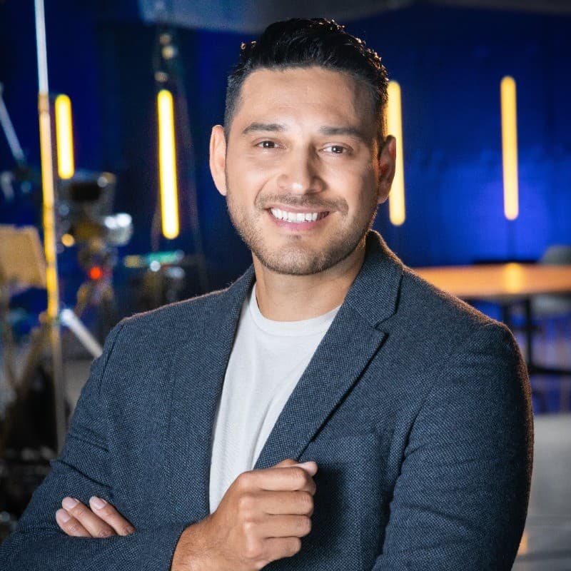 Cover Image for Turn Business Documents into Action with NotebookLM feat. Roberto Martinez (Grow with Google West Coach)