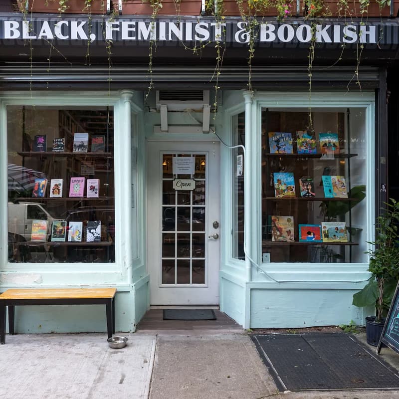 Cover Image for Latina Readers Poetry Night