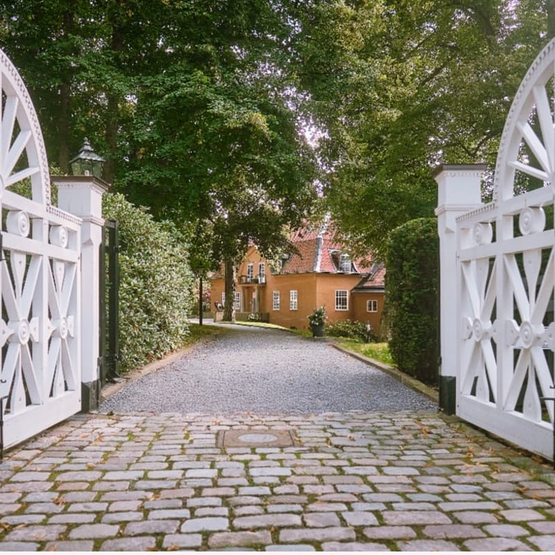 Cover Image for 5 Real Estate x Bonnier Fastigheter