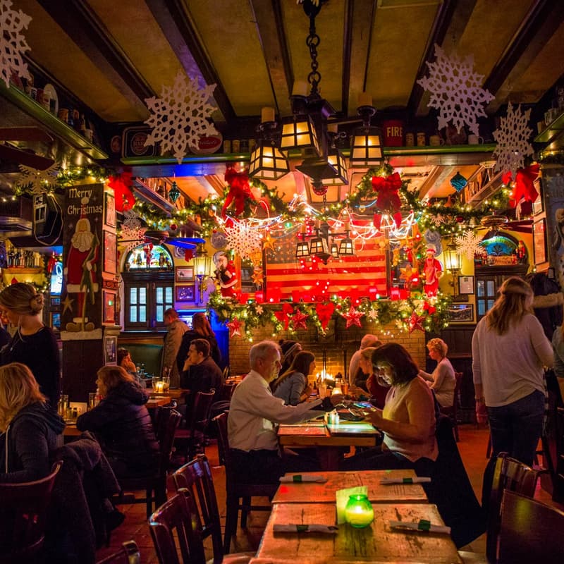 Cover Image for Holiday Drinks at McGillin's βοΈπ